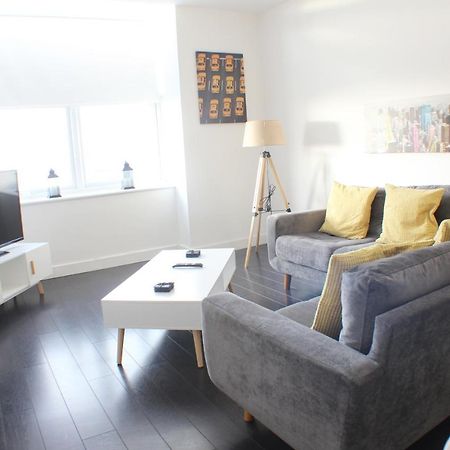 Canal Side Apartment By Serviced Living Liverpool Buitenkant foto