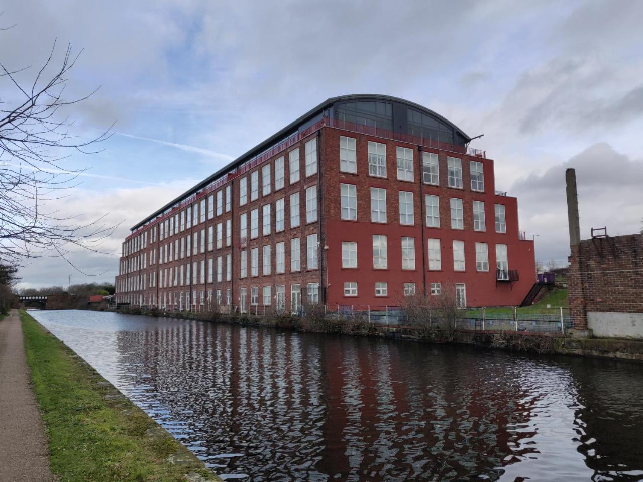 Canal Side Apartment By Serviced Living Liverpool Buitenkant foto
